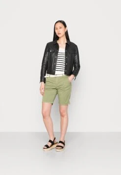 ESPRIT Shorts - Light Khaki -Esprit 021f89f577564e1a9877bee90bc003b0