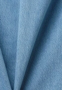 ESPRIT Retro Mit Mittelhohem Bund - Flared Jeans - Blue Light Washed -Esprit 0dab2748557443e59fb1bba74259ca8a