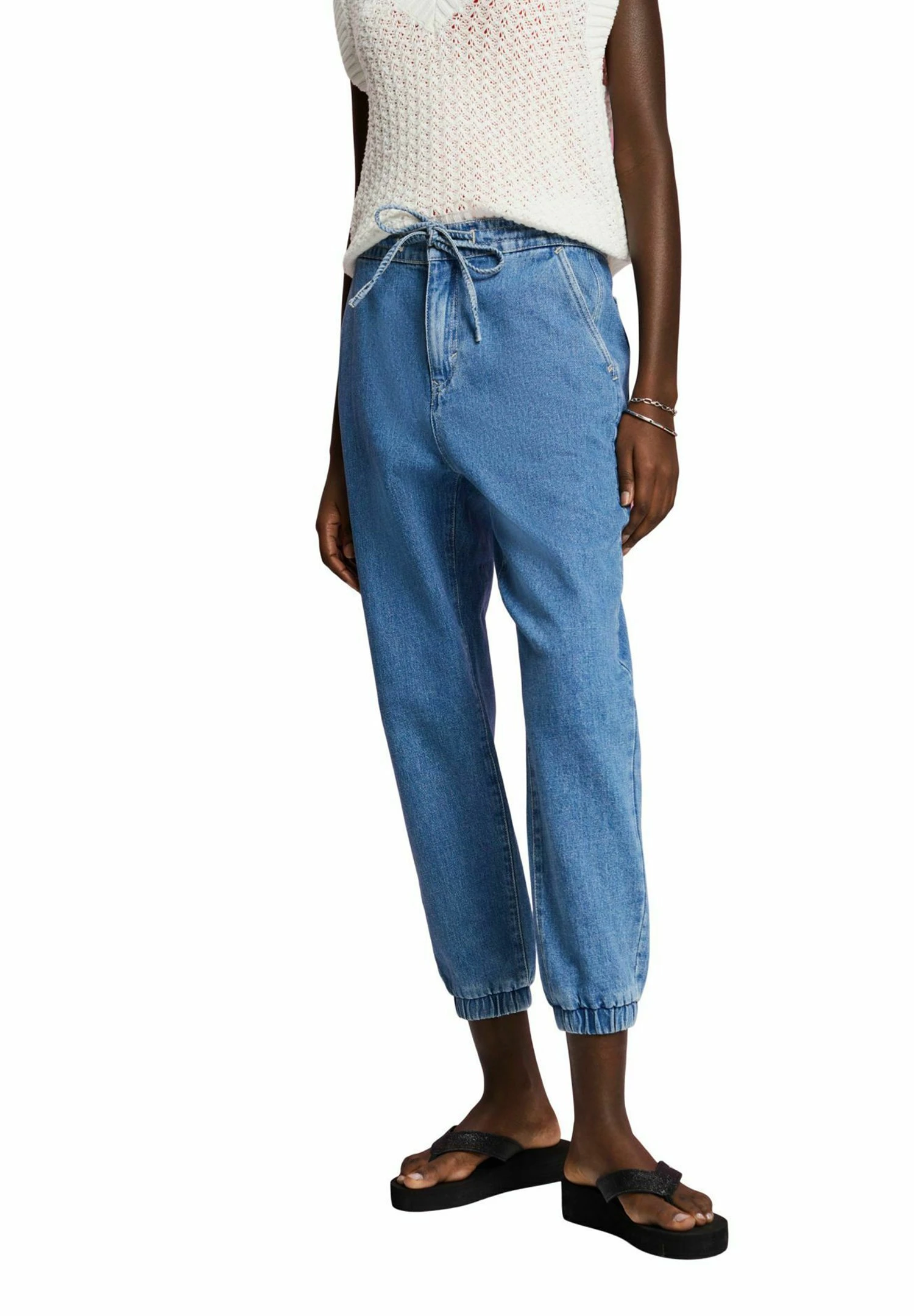 ESPRIT Jeans Tapered Fit - Blue Light Washed 3 ESPRIT Jeans Tapered Fit - Blue Light Washed