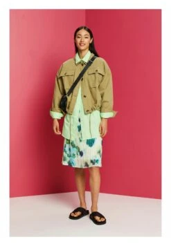 ESPRIT Indoor - Lichte Jas - Pistachio Green 17 ESPRIT Indoor - Lichte Jas - Pistachio Green -Esprit 241c02c0f6a642e99276a32bb76eac5a