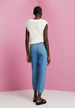 ESPRIT Jeans Tapered Fit - Blue Light Washed 18 ESPRIT Jeans Tapered Fit - Blue Light Washed -Esprit 260cf90785544a6c906ef01350f29f7a