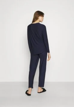 ESPRIT Soft Stripes Longsleeve Long Pants - Pyjama - Navy -Esprit 3692928a9d474840a2473b22ce0b4ee4