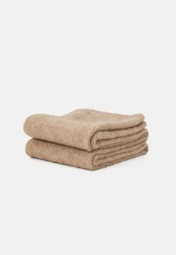 ESPRIT Hairy Shawl - Sjaal - Beige -Esprit 3fa017da1466415da1af17eda91891c5