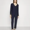 ESPRIT Soft Stripes Longsleeve Long Pants - Pyjama - Navy -Esprit 4065d68296674cc7aa55ccef163007ad