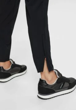 Trainingsbroek - Black -Esprit 4709960bb0d94c098332d3a928b210bb