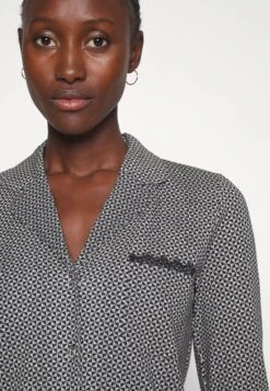 ESPRIT Nightshirt Long Sleeve - Nachtjapon - Black -Esprit 5cb5329944464970b321c3d761e353bb