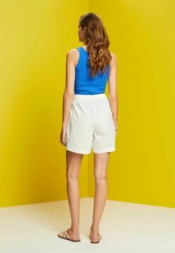 ESPRIT Shorts - Off White -Esprit 600202c03be4466bbd374afbea7e15a1