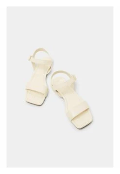 ESPRIT Sandalen - Off White 12 ESPRIT Sandalen - Off White -Esprit 6332b5578e3a4d7ba1e0205d89ab9a1c