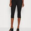 Edc By Esprit Capri - Jeansshort - Black 1 Edc By Esprit Capri - Jeansshort - Black -Esprit 6d751f69257e4d9cb3d610da0391d205