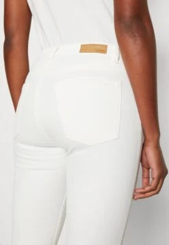 Edc By Esprit Capri - Jeansshort - White -Esprit 6d9b22e5807a42cc96c8398f73225877