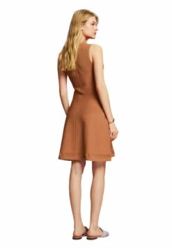 ESPRIT Flat - Gebreide Jurk - Camel -Esprit 6ef39570eb3a4e4882a86730f1a4ba9a