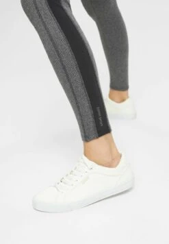 High-Rise Im Fischgrat Design - Legging - Black 13 High-Rise Im Fischgrat Design - Legging - Black -Esprit 92cc8622ae8b4c6b93f0ab41bf59eacd