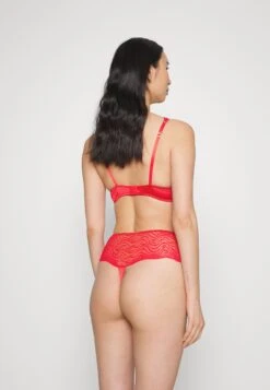 ESPRIT Moving The Classic Fit Classic Padded Bra - Beugel Bh - Red -Esprit 971d11aa79f941c692d3e7859422937f