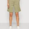 ESPRIT Chino - Shorts - Light Khaki -Esprit 98a3770a315f4a38a614676ae0808b73
