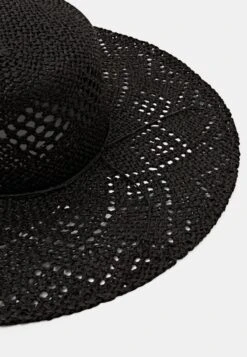 ESPRIT Hoed - Black -Esprit 9fa21a7fd79c4299ac75eaa460187059