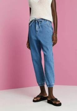 ESPRIT Jeans Tapered Fit - Blue Light Washed 17 ESPRIT Jeans Tapered Fit - Blue Light Washed -Esprit a12a561c31fa49308f2a3e7f2f0b7a79