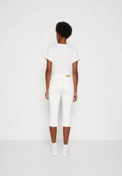 Edc By Esprit Capri - Jeansshort - White -Esprit c0e6e54a55654c14a3871390f7cae7c8