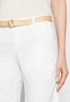ESPRIT Chino - Shorts - White 11 ESPRIT Chino - Shorts - White -Esprit c18d6fc6690141a582ba12a9b4a9c5e0