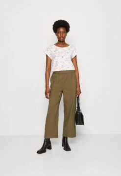 Edc By Esprit F Sus Aop Slub - T-Shirt Print - Off White -Esprit d86ceb5664bb4a24b58b6706f91841c6