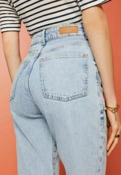 Edc By Esprit Straight Leg Jeans - Blue Bleached -Esprit de309922ed6649ffa21c5a8c25525f60