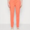 ESPRIT Noos- Chino - Coral Orange -Esprit e34c11684d114c0aaf565829d570cd0a