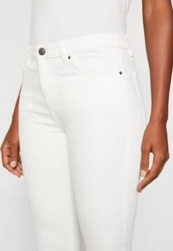 Edc By Esprit Capri - Jeansshort - White -Esprit e98061c834c642ca8a1798f85254577f