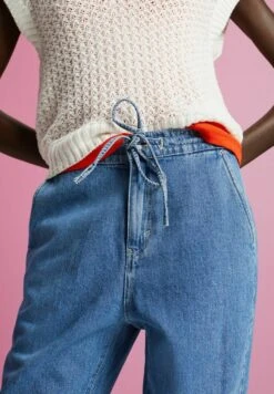 ESPRIT Jeans Tapered Fit - Blue Light Washed 19 ESPRIT Jeans Tapered Fit - Blue Light Washed -Esprit ea2b1c8327724ec3b435ca1f58039b05