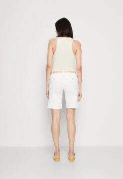 ESPRIT Chino - Shorts - White 10 ESPRIT Chino - Shorts - White -Esprit f25cb17fc386445994af194468208cd6
